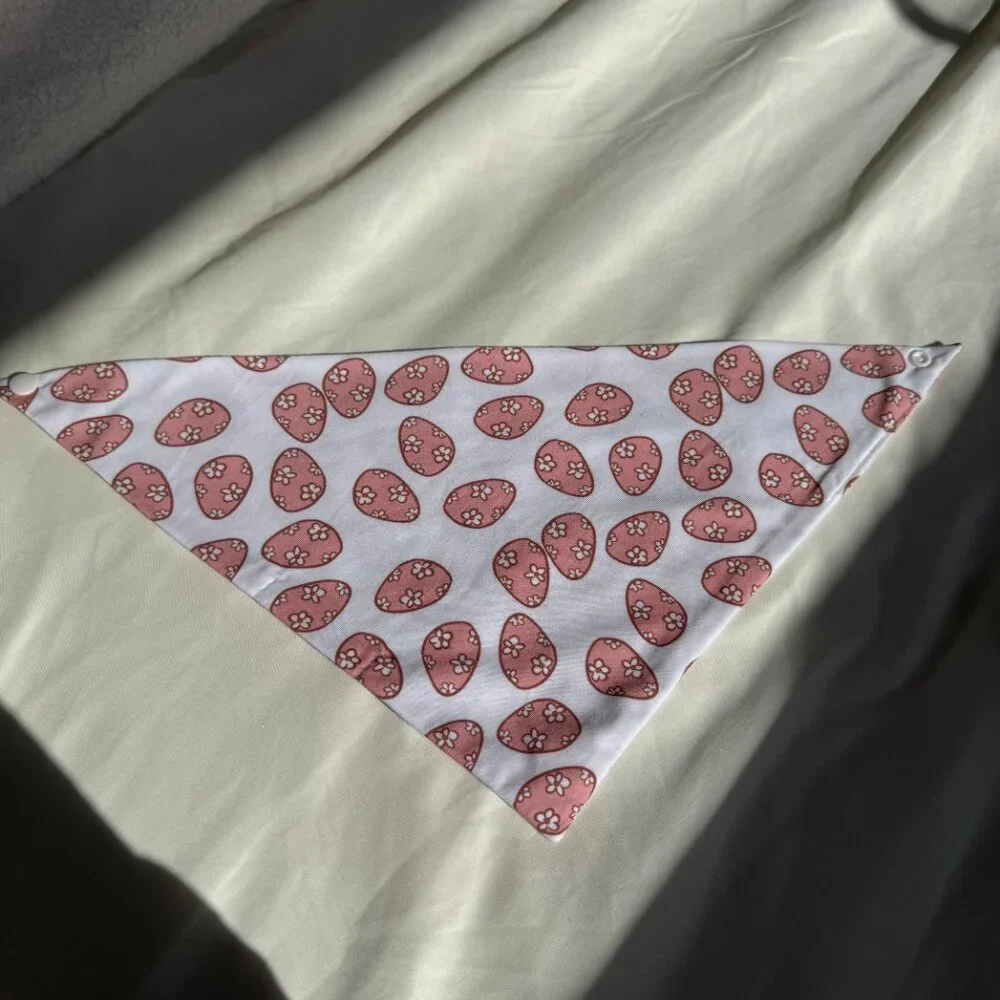 NWT Loic by Design Easter Egg Pattern Easter Dog Bandana, White and Pink, M